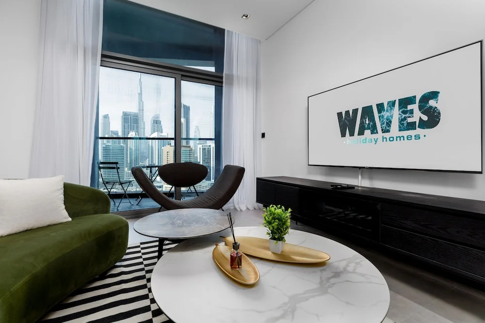 Waves - Urban Retreat Waterfront Elegance at 15 Northside