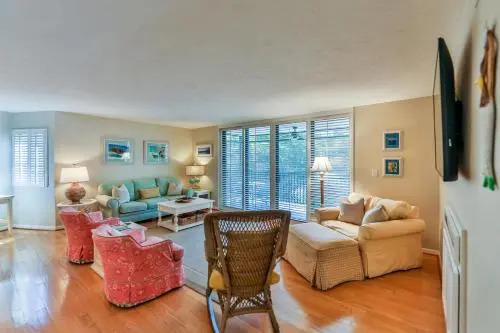 Compass Point 221