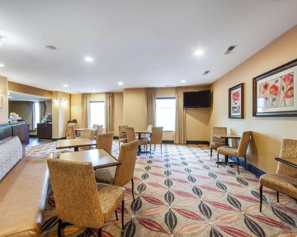 Comfort Suites