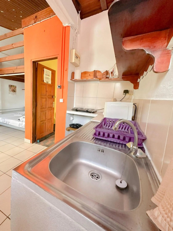 Studio avec vue sur la ville balcon et wifi a Fort de France a 1 km de la plage