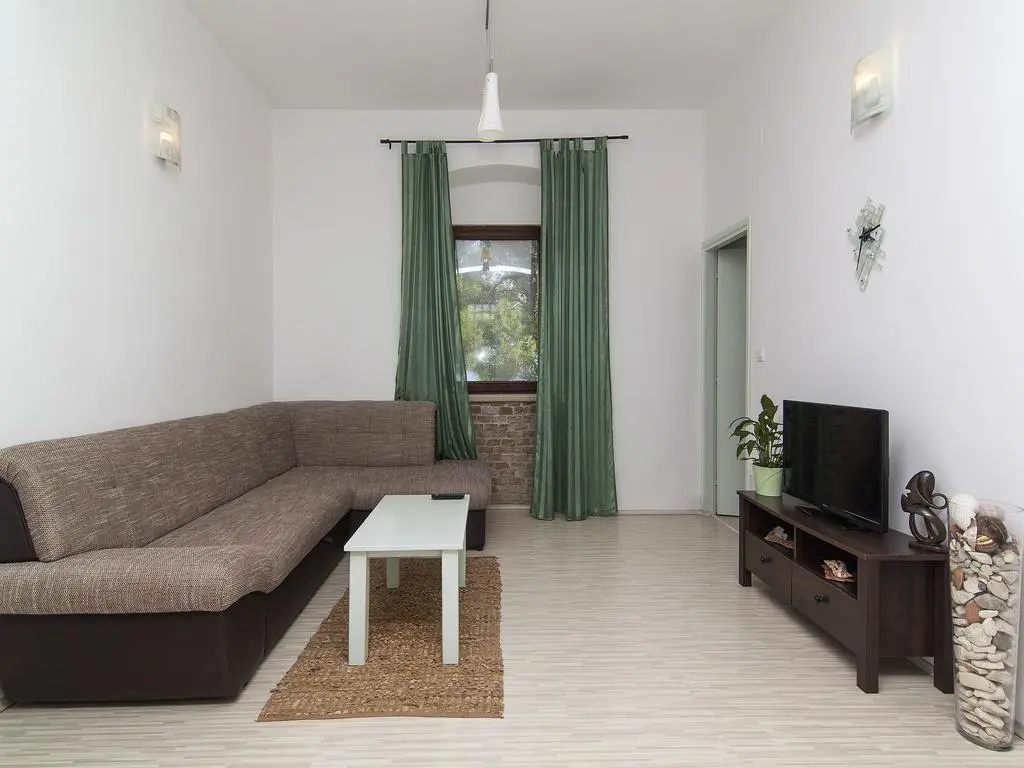 Apartments Caus 396