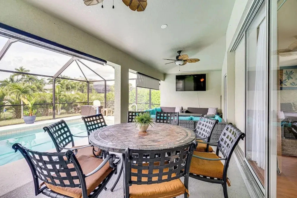 Poolside Lounge & Game Area: Cape Coral Retreat