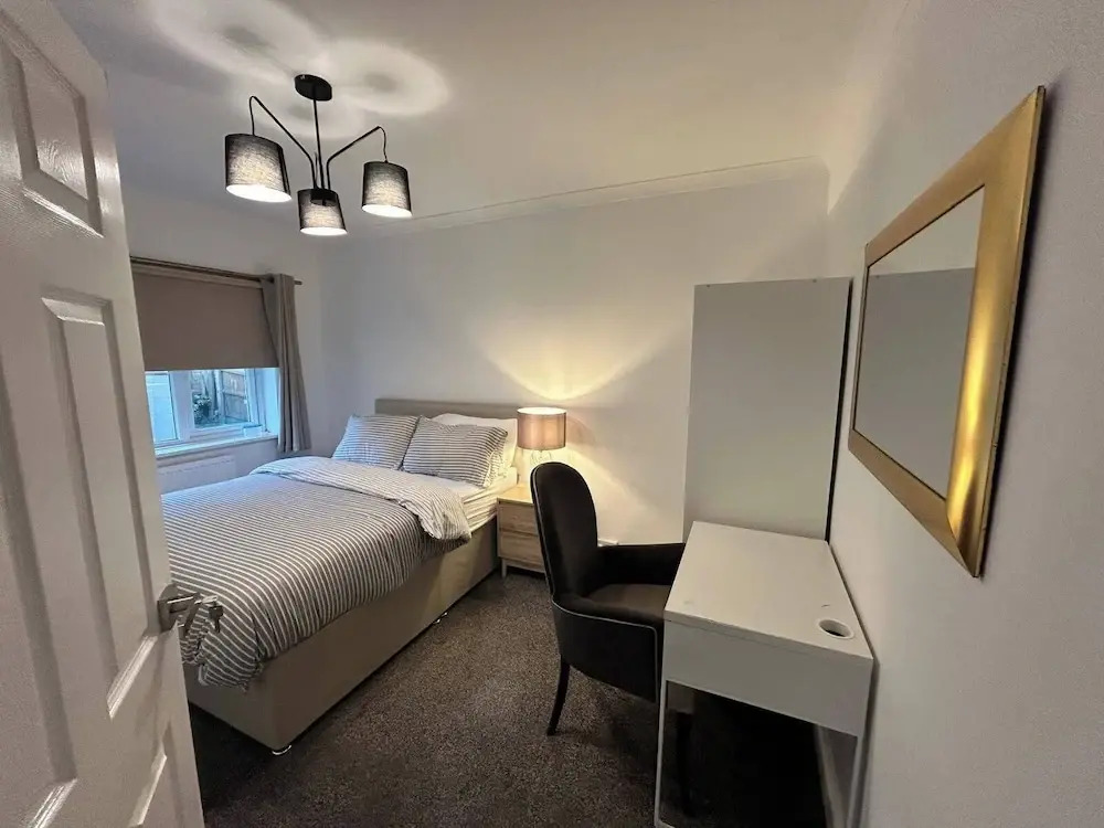 Cosy 3-bed Retreat - Garden, Parking & Bbq