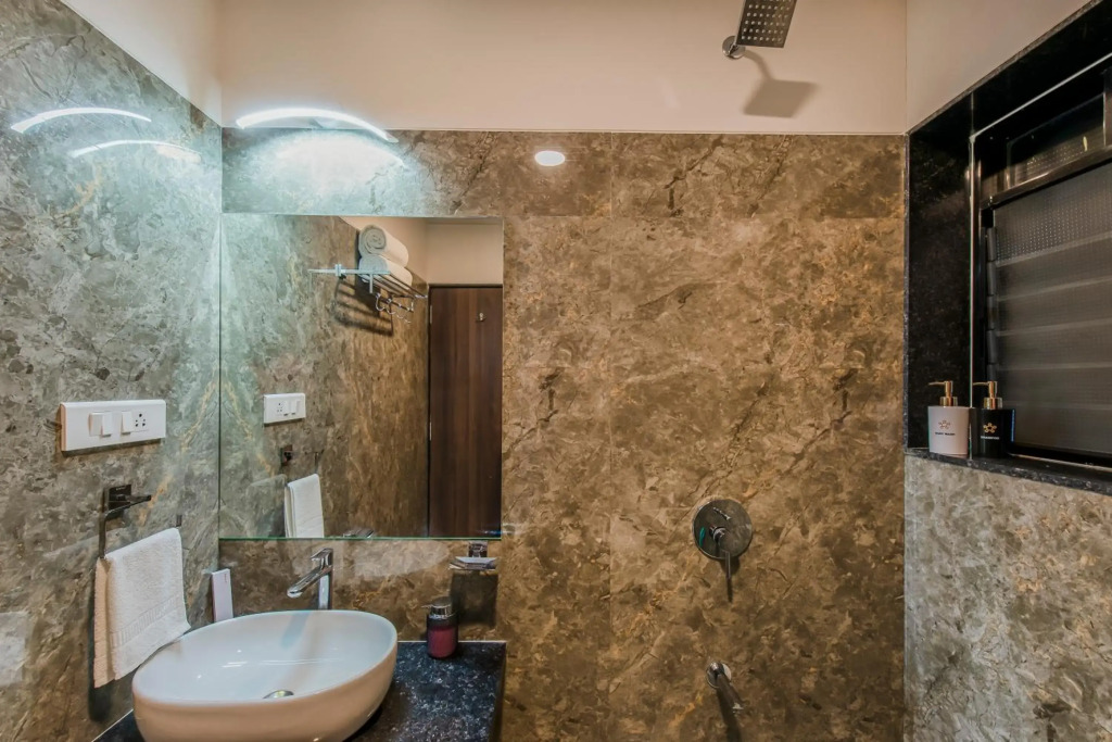 SaffronStays Amaltas, Nashik-10 Bedroom Pool Villa For Large Groups And Corporate Offsites