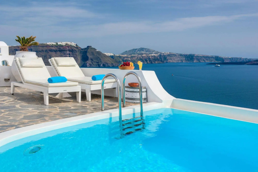 Kima Oia Suites