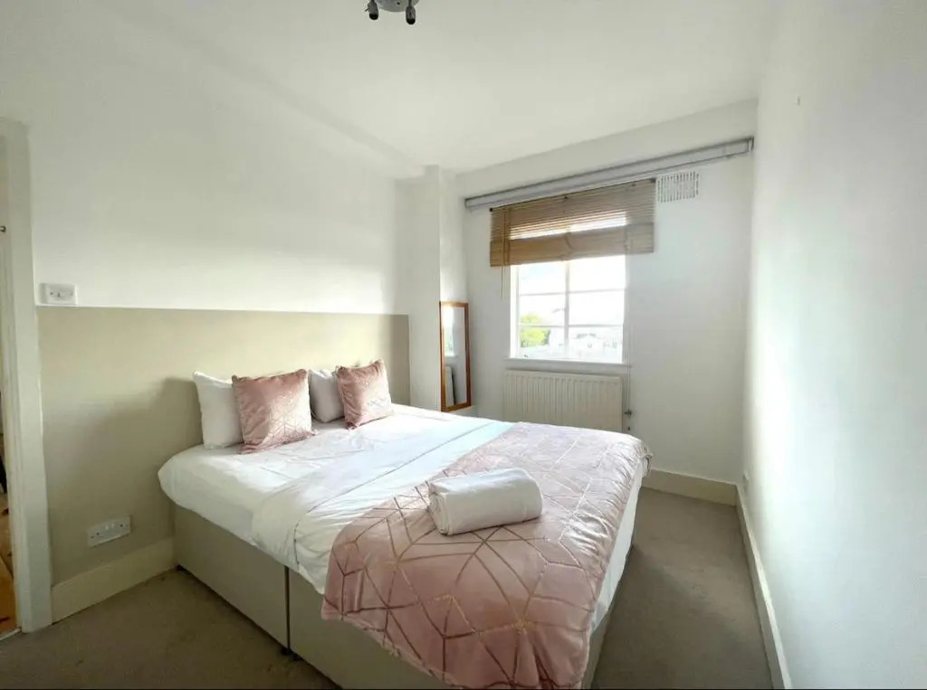 Hyde park Paddington studio