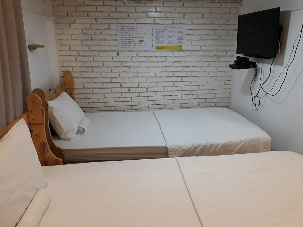 Phuong Van Hotel