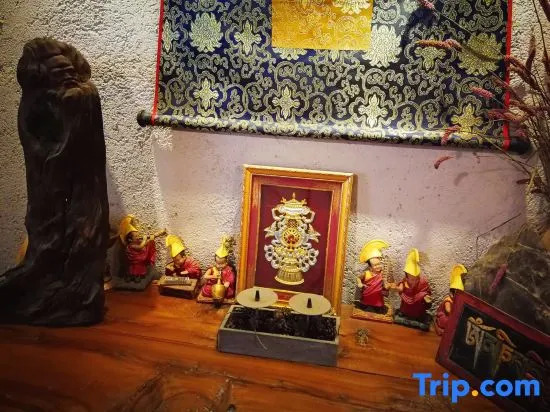 Tibetan-style Courtyard Hotel