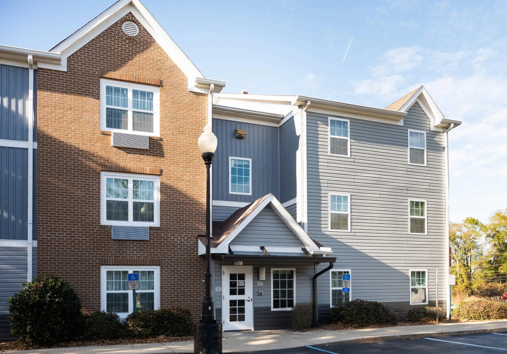 MainStay Suites