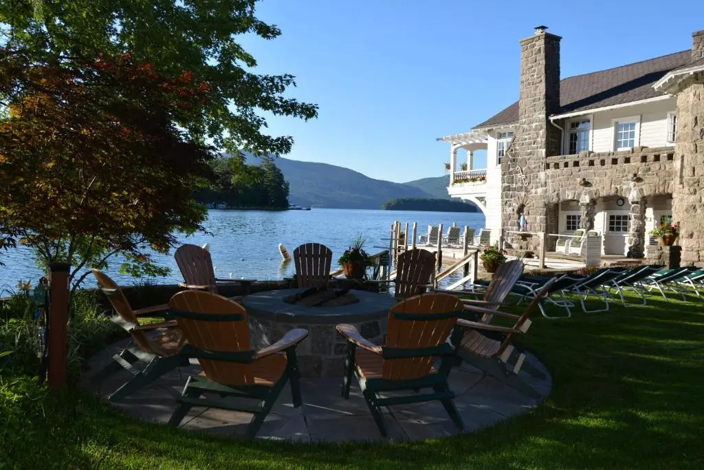 Lake George Boathouse Waterfront Lodging