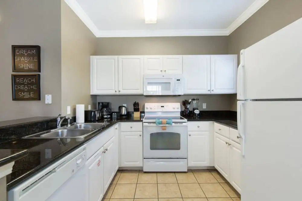Lucaya Village - 2960 Lucayan Harbour Circle 1-104