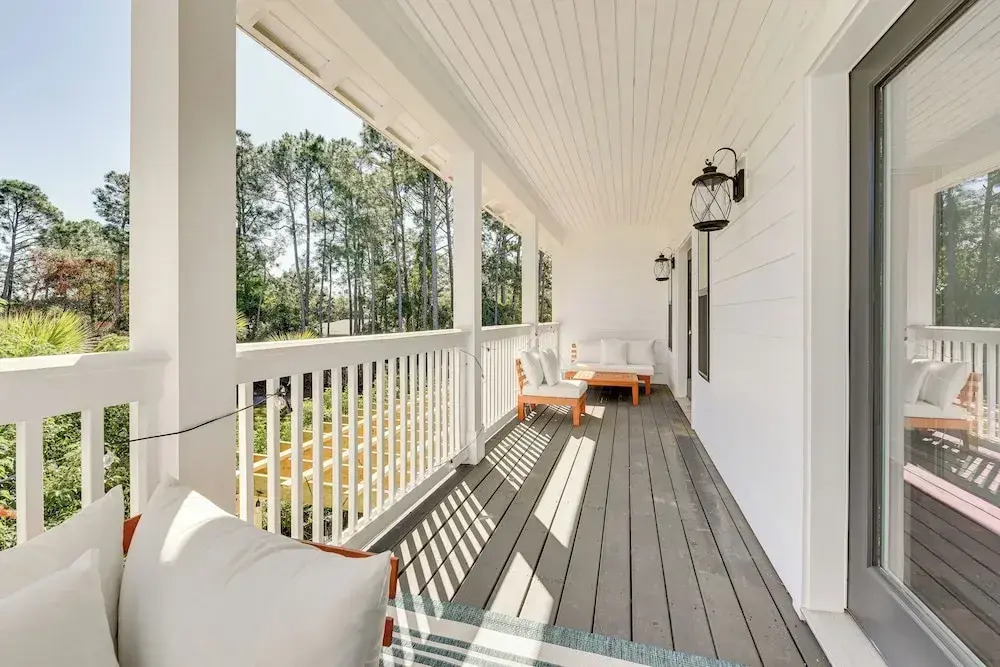 Florida Home - Grill & Pool Table, Walk to Beach