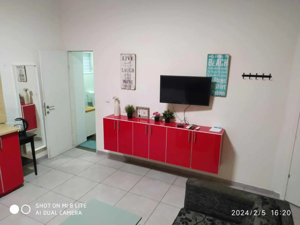 Amirs Apartments