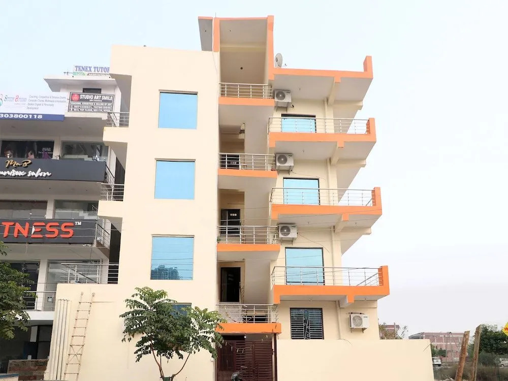 OYO 28366 Ram & Sons Residency