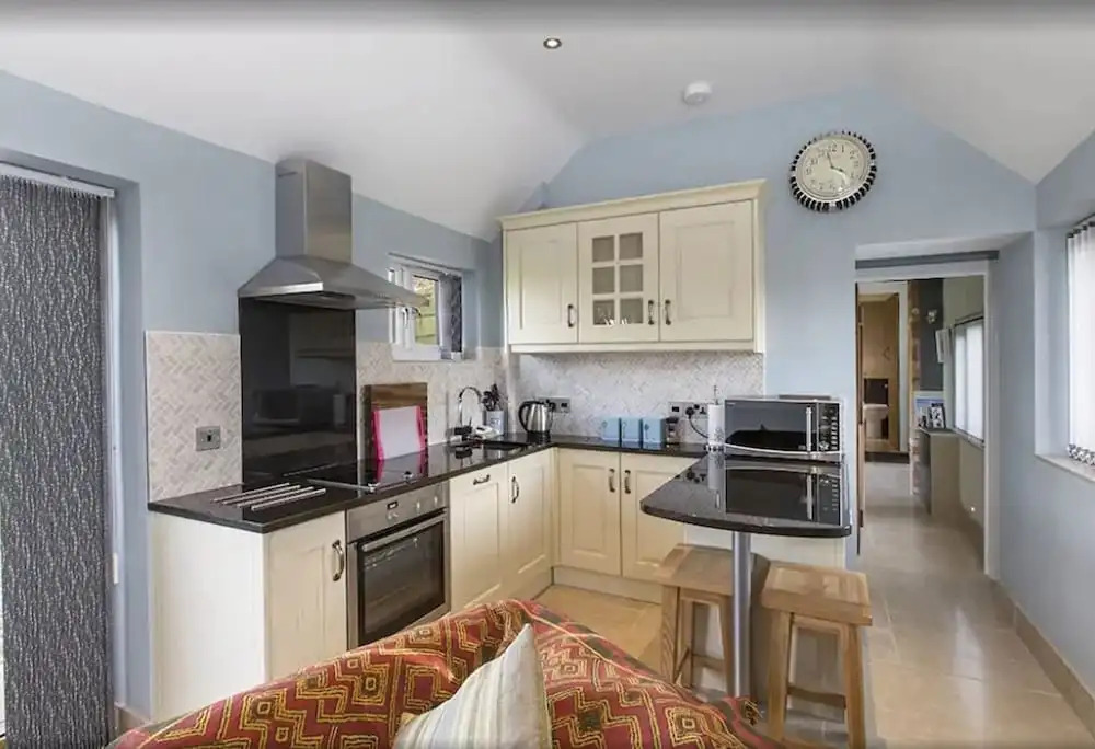 Wisteria Cottage - Hillside Holiday Cottages, Cotswolds