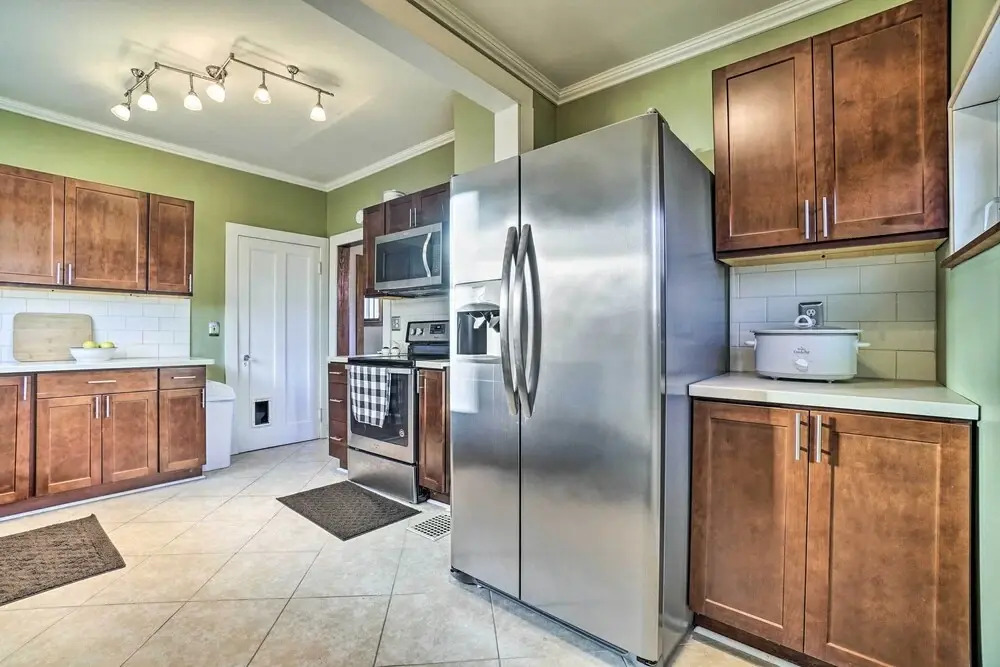 Charming & Family-Friendly Zanesville Home