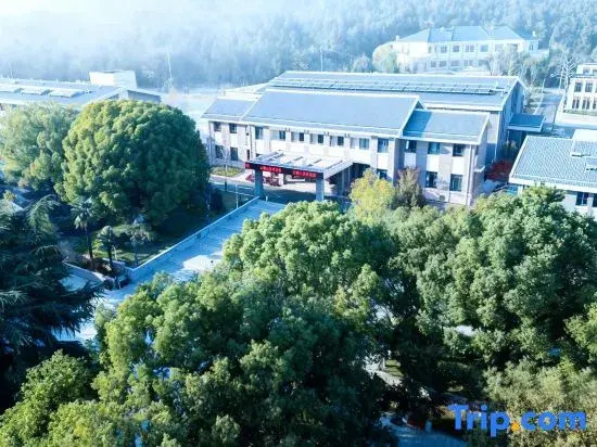 Yunhu Shanju Hotel