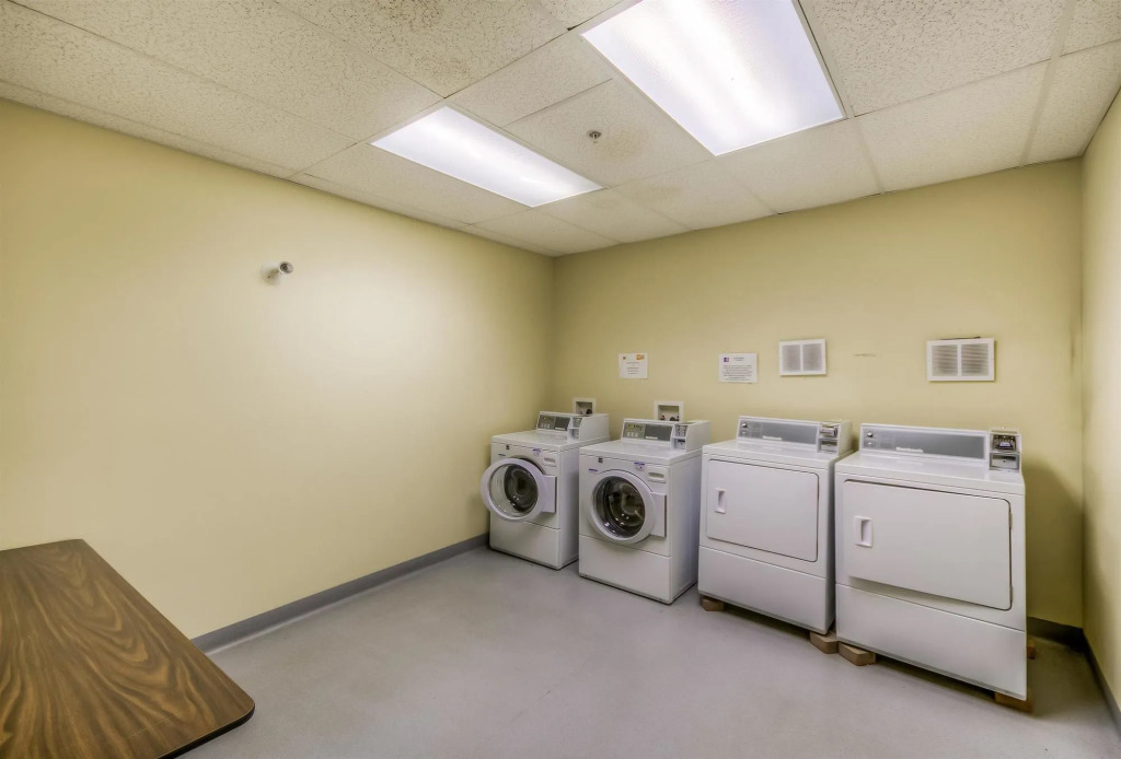 Super 8 by Wyndham Estevan