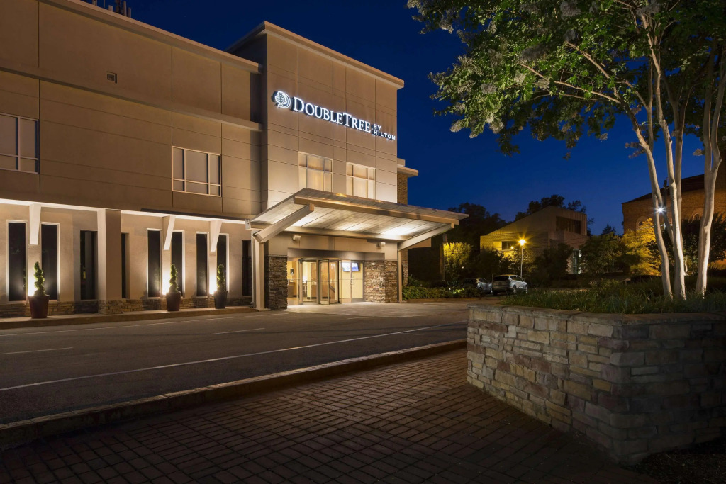 DoubleTree by Hilton Hotel Raleigh Brownstone University