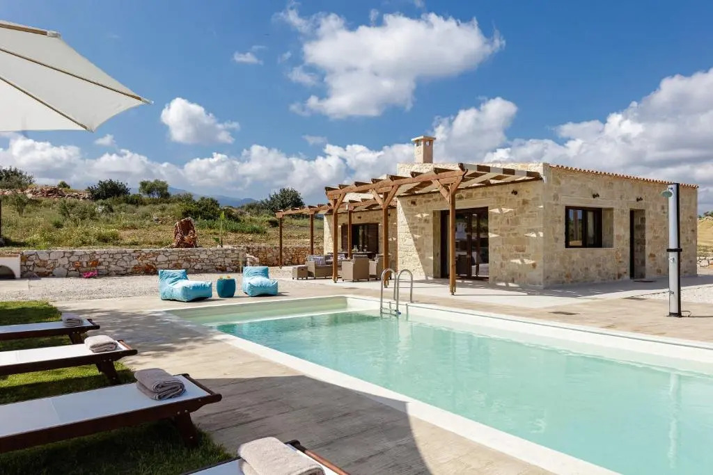 Unique Stonebuilt rural Retreat & private pool II