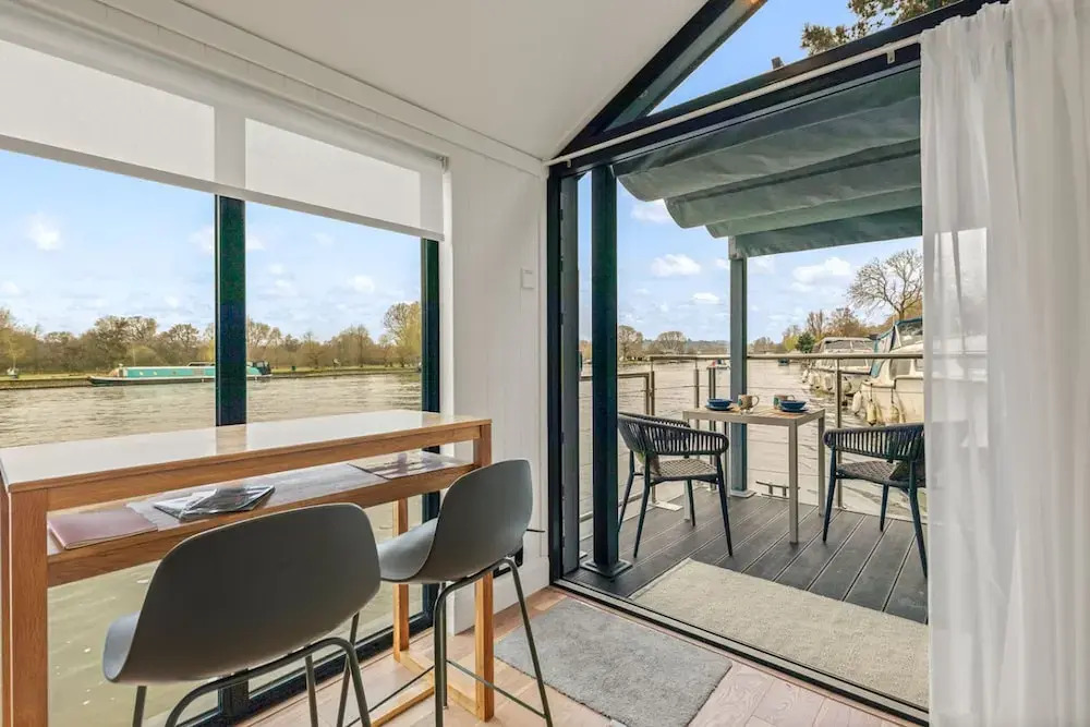 Ondine Houseboat on the Thames - From 160 Per Night