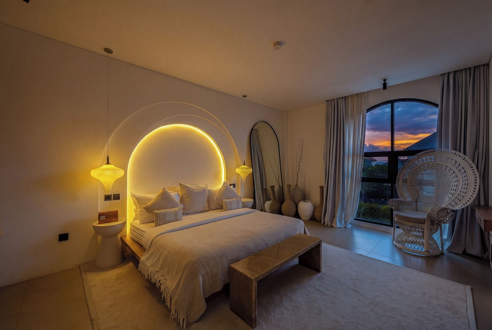 Altara Villa Umalas - Stylish 4BR Villa with Patio & Balcony in Umalas