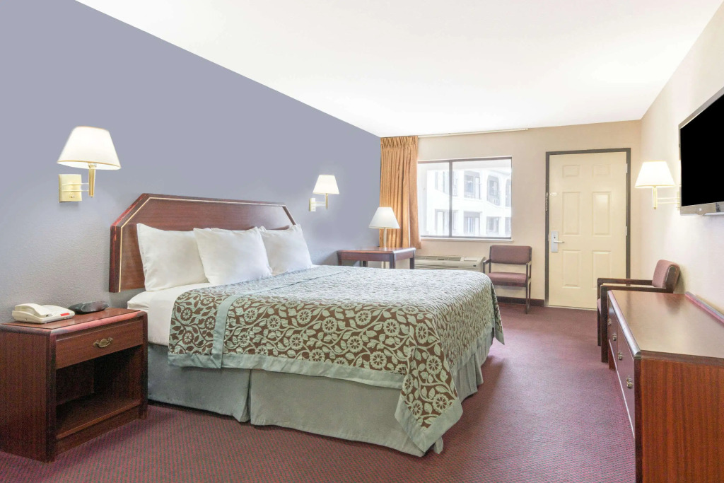 Days Inn by Wyndham Ruidoso Downs