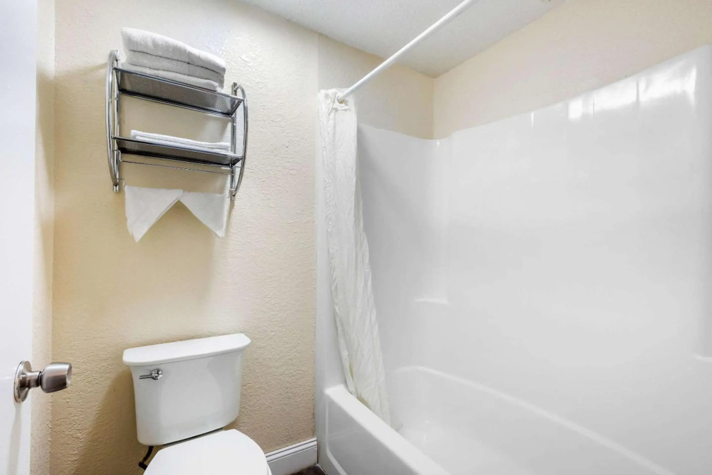 Econo Lodge West Yarmouth-Hyannis Cape Cod