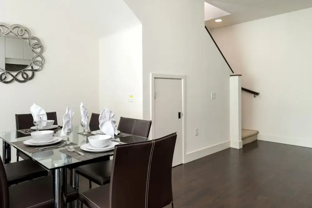 Global Luxury Suites in the Heart of Silicon Valley