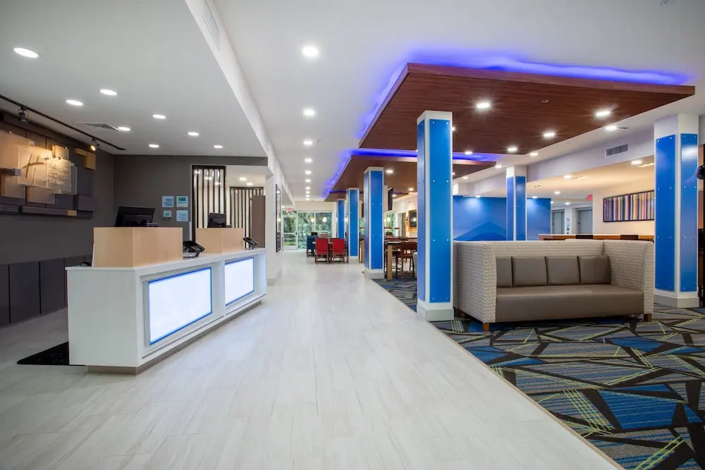 Holiday Inn Express & Suites - Deland South by IHG