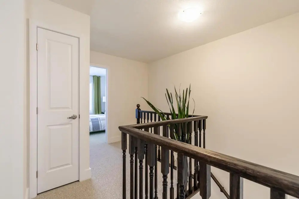 4BR 3BA Townhouse on Lake Ontario Free Parking Gym 3