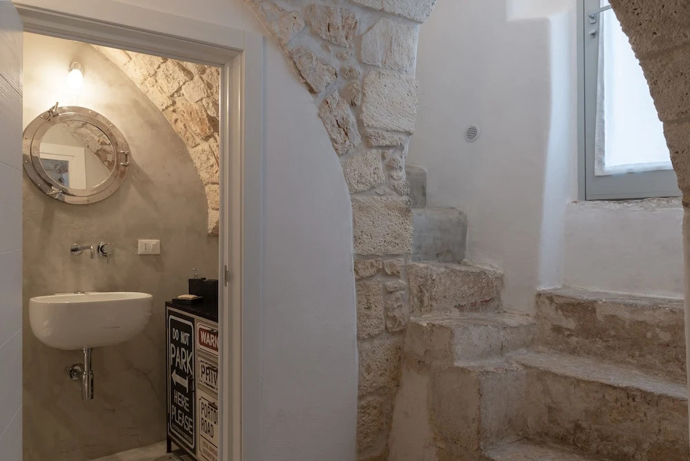Stone apartment with Terrace by Wonderful Italy