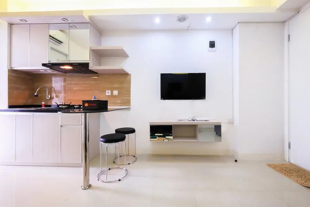 Bassura City Apartment with Mall Access