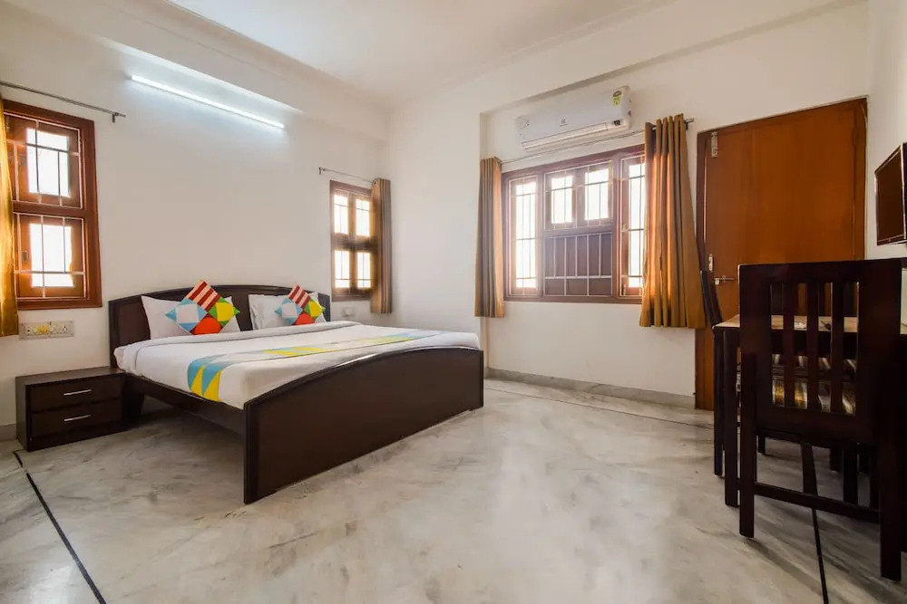 OYO Home 12240 3BHK Mangal Apartment Hiran Magri