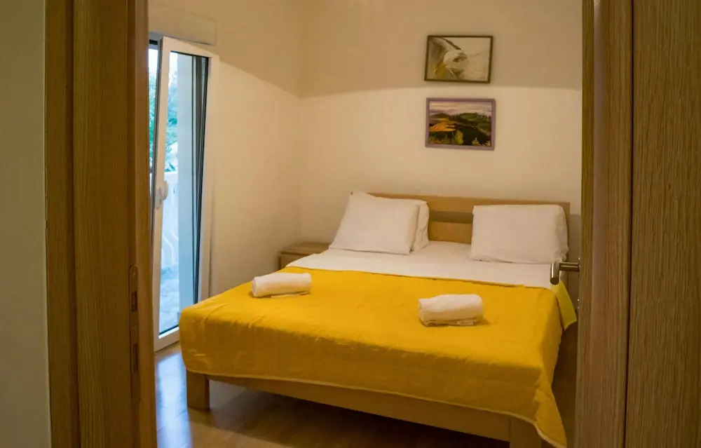 Nice home in Herceg Novi w/ Outdoor swimming pool, Sauna and 4 Bedrooms
