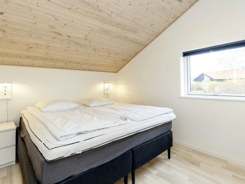 6 Person Holiday Home in Vaeggerlose