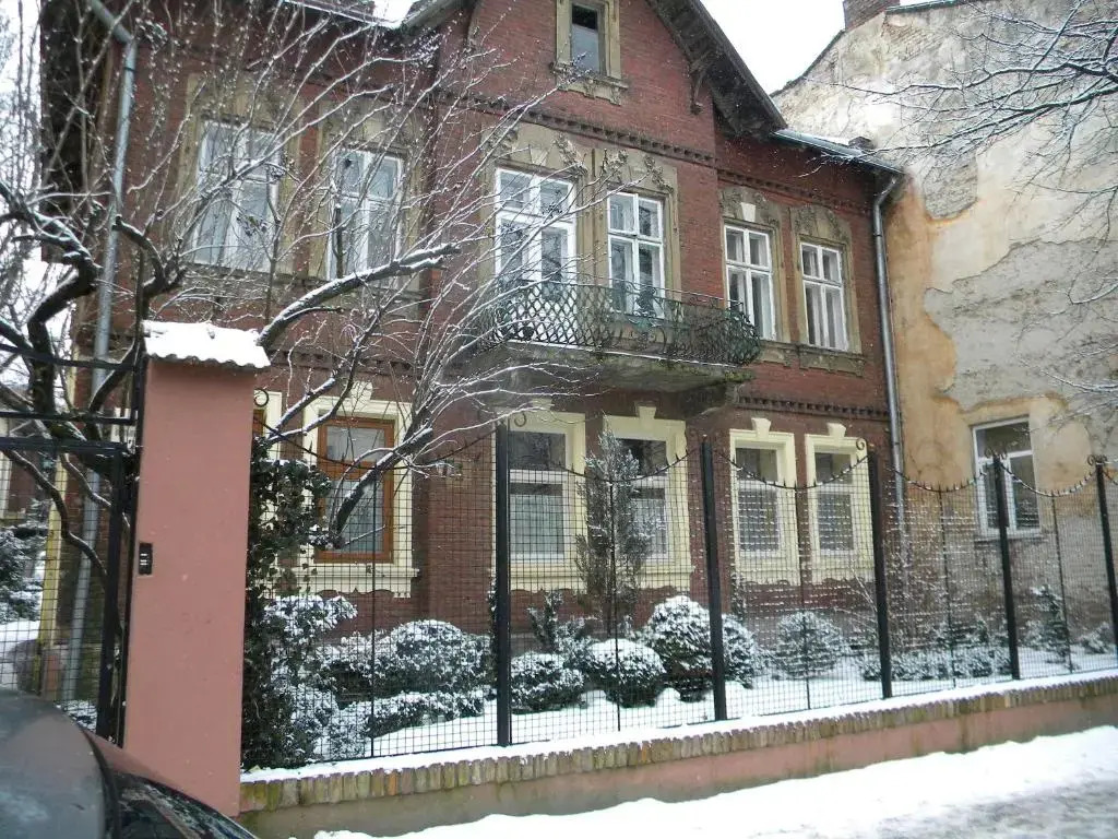 Studios at Anchevskih 3