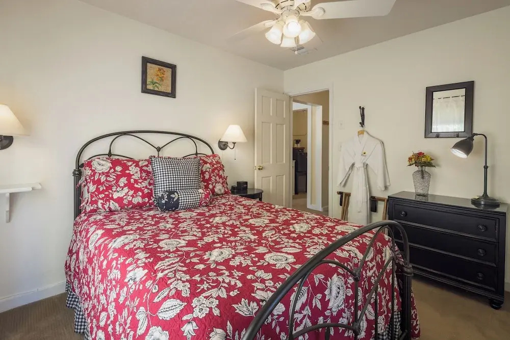 Sunflower Hill Inn