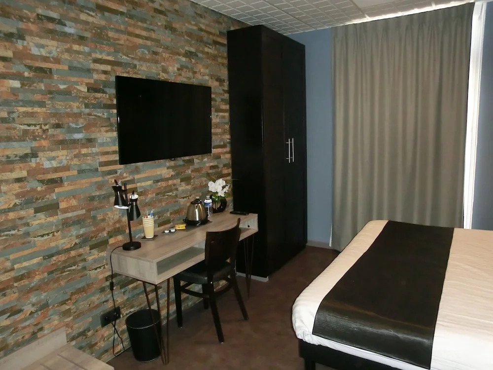 Hotel Sur Le Quai