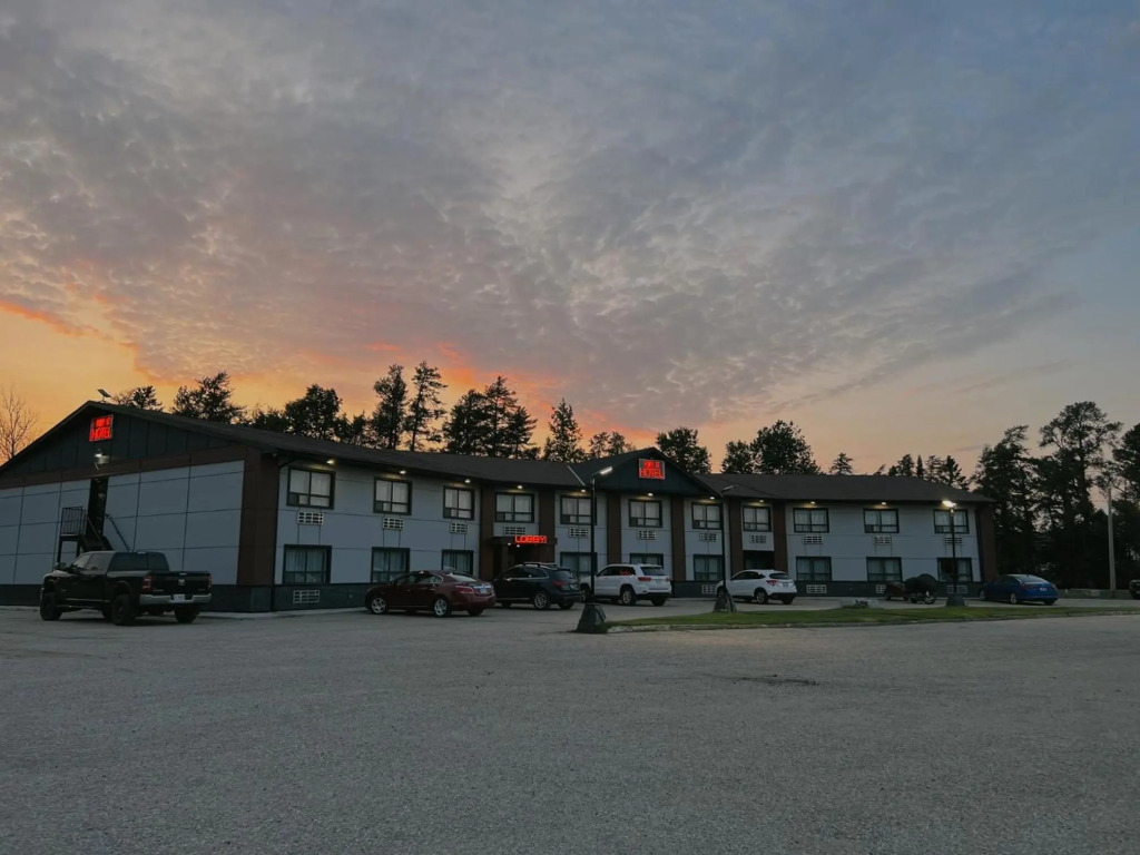 HWY 17 Hotel