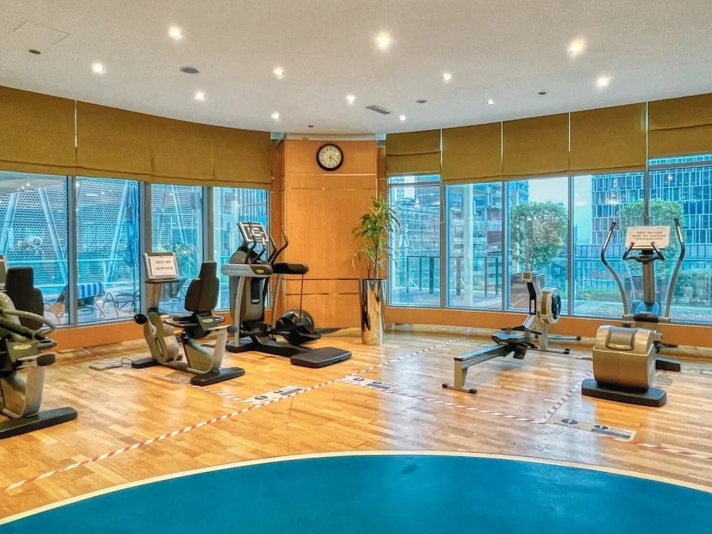 Amazing 1 BR Apartment Damac Mall Street