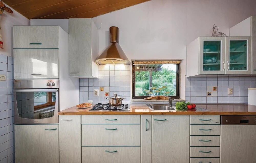Beautiful Home in Krnica With Wifi and 3 Bedrooms