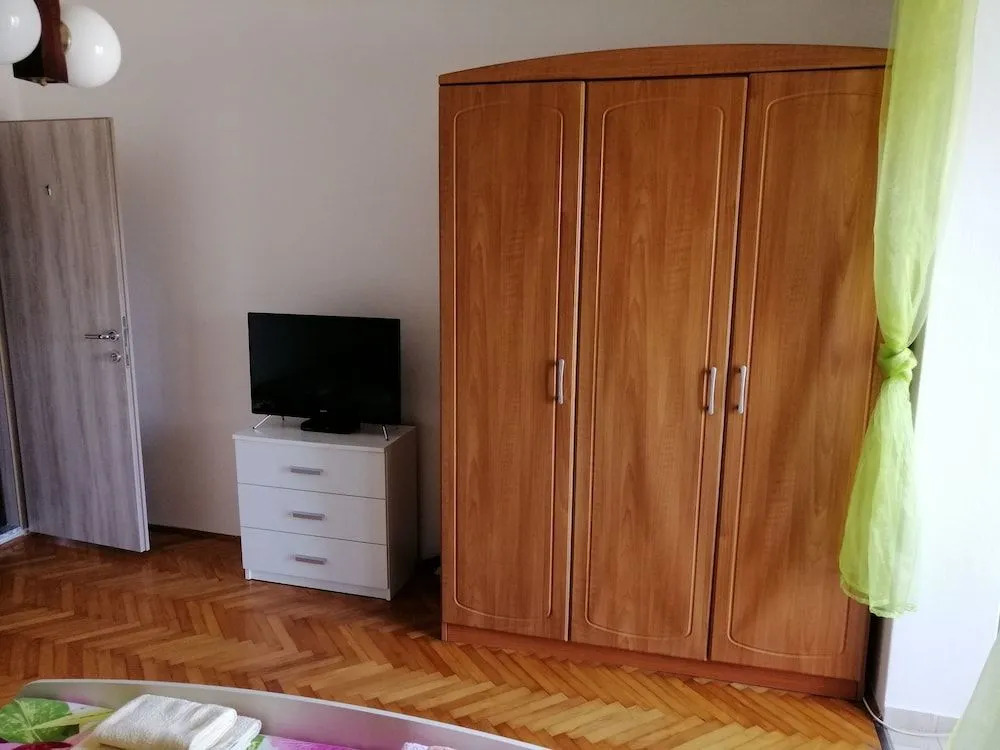 Viktor rooms and apartments