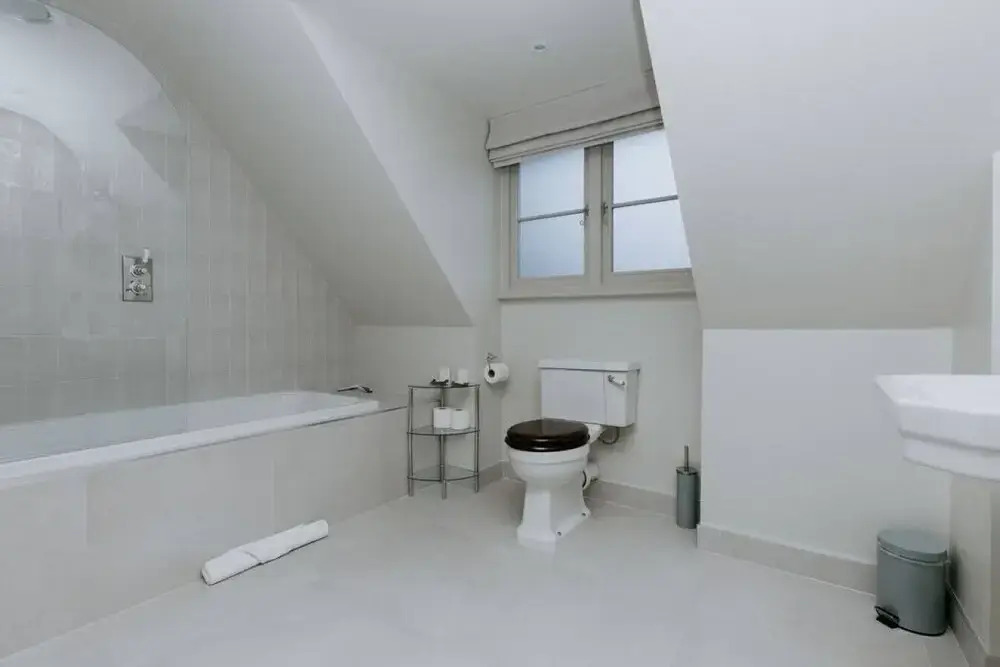 Hayward House Hot Tub Large Garden - From 1100 Per Night