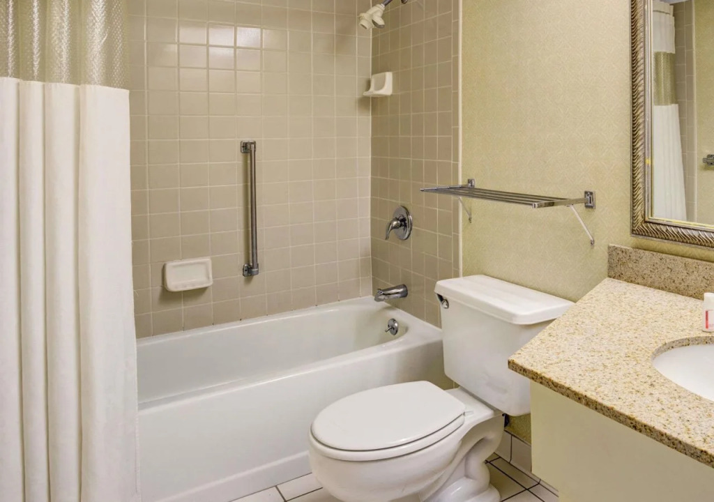 Holiday Inn Indianapolis - Airport Area N by IHG