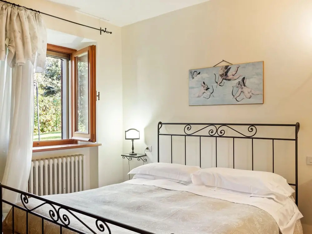 Spacious Holiday Home in Castiglione del Lago With Pool