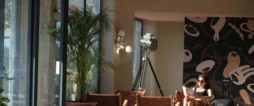 Lures Hotel