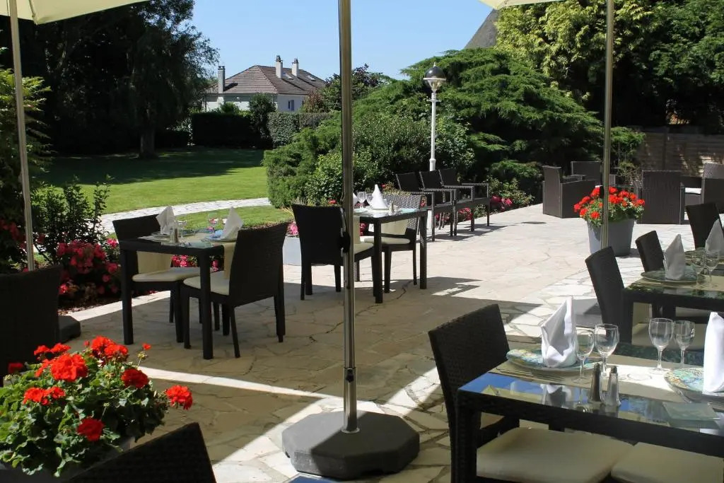Logis Hôtel & Restaurant - Le Relais de Montigny