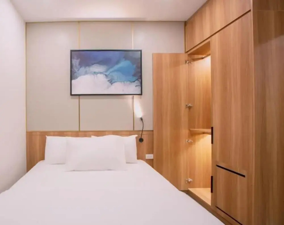 Elysees Hotel