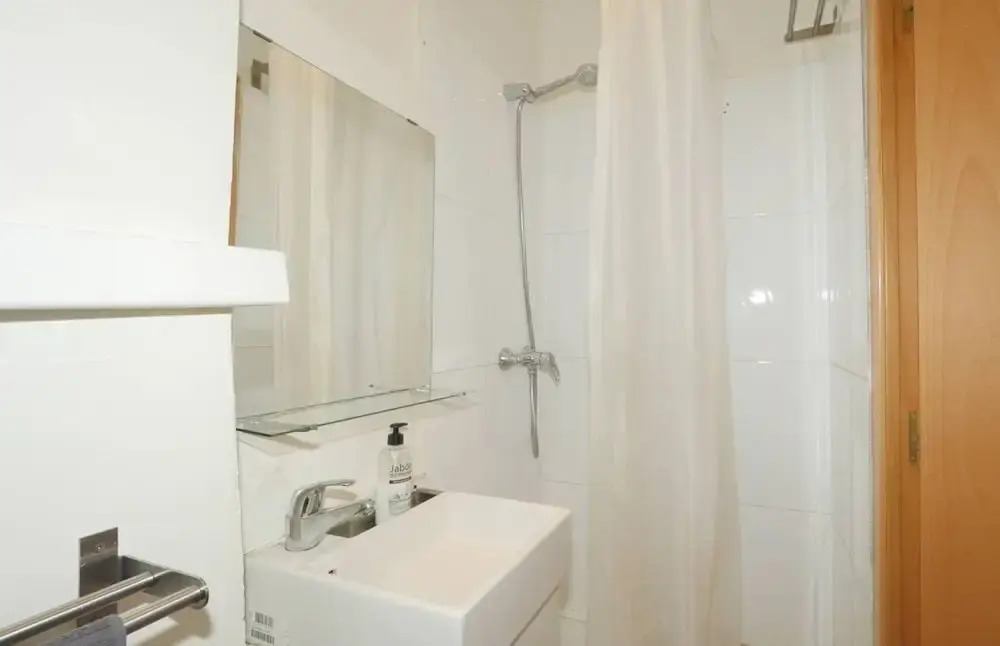 Interior Apt Center 42 El Born